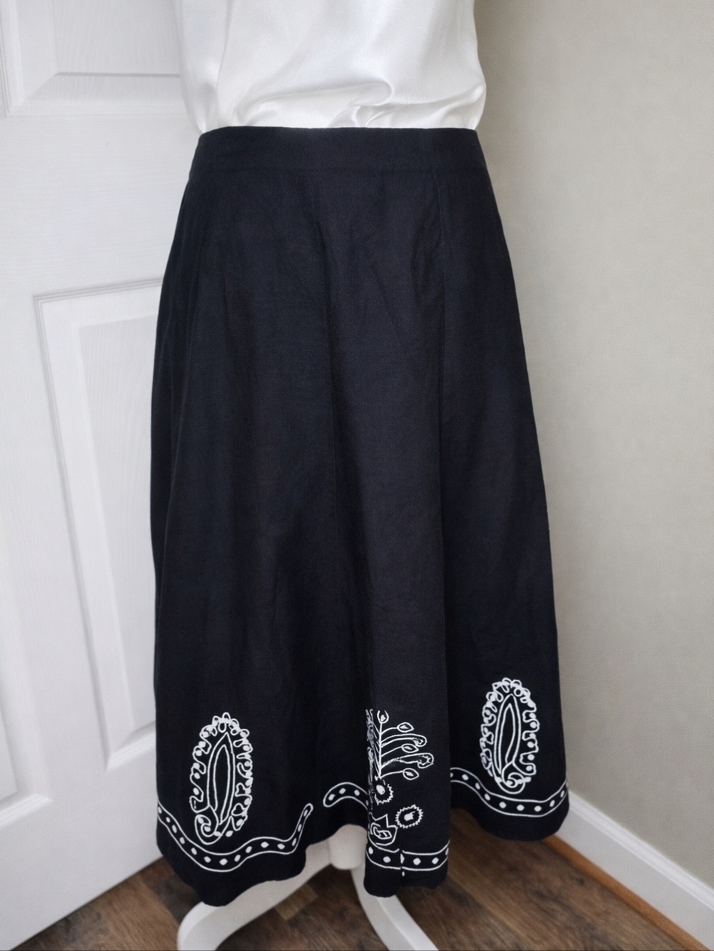 Sag Harbor Y2K Black Embroidered Midi Skirt Cotton A-Line Boho Italian Summer